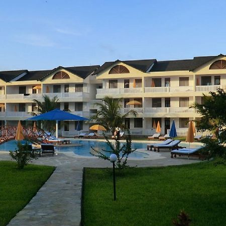 Morning Star Diani Aparthotel Diani Beach Bagian luar foto
