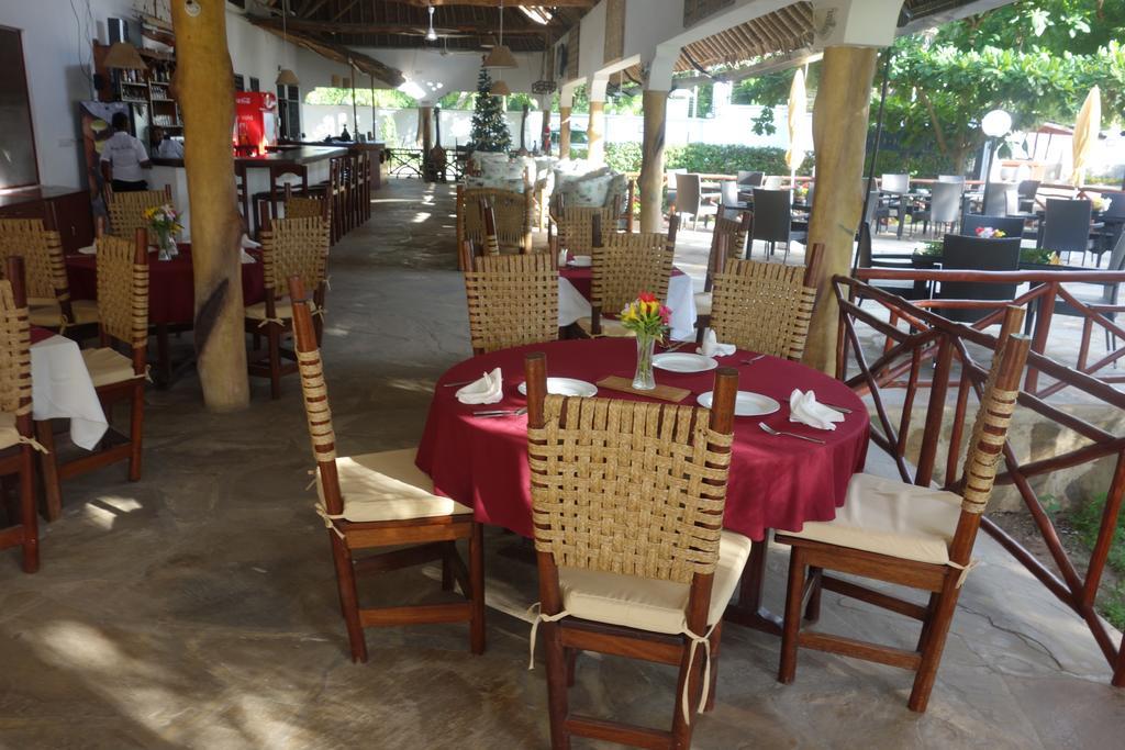 Morning Star Diani Aparthotel Diani Beach Bagian luar foto