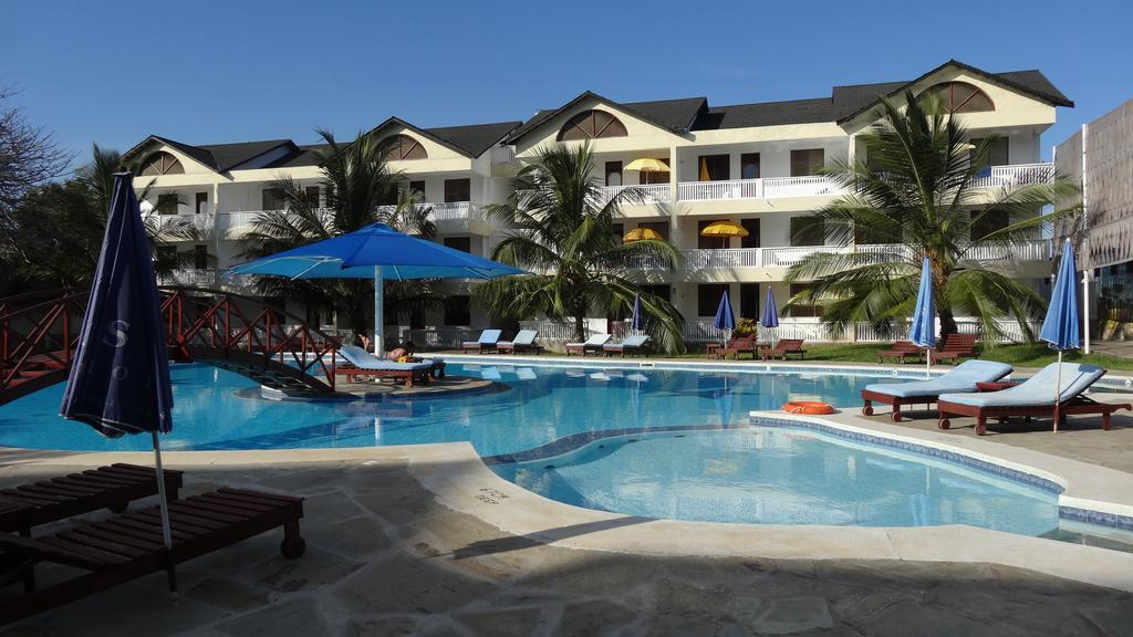 Morning Star Diani Aparthotel Diani Beach Bagian luar foto
