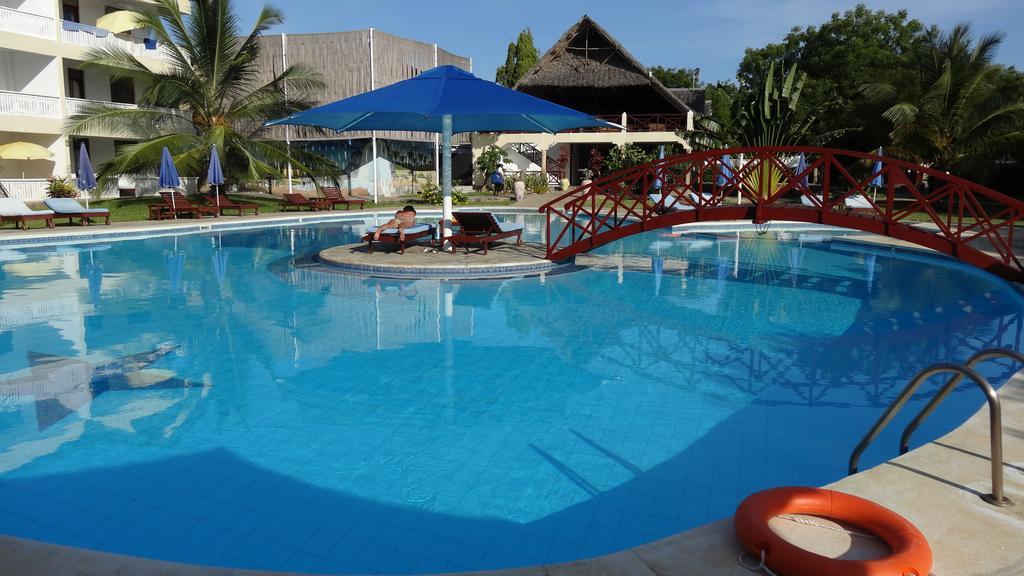 Morning Star Diani Aparthotel Diani Beach Bagian luar foto