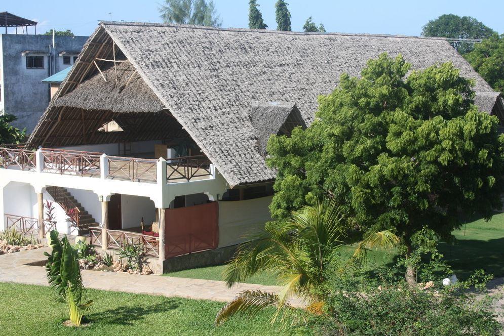 Morning Star Diani Aparthotel Diani Beach Bagian luar foto